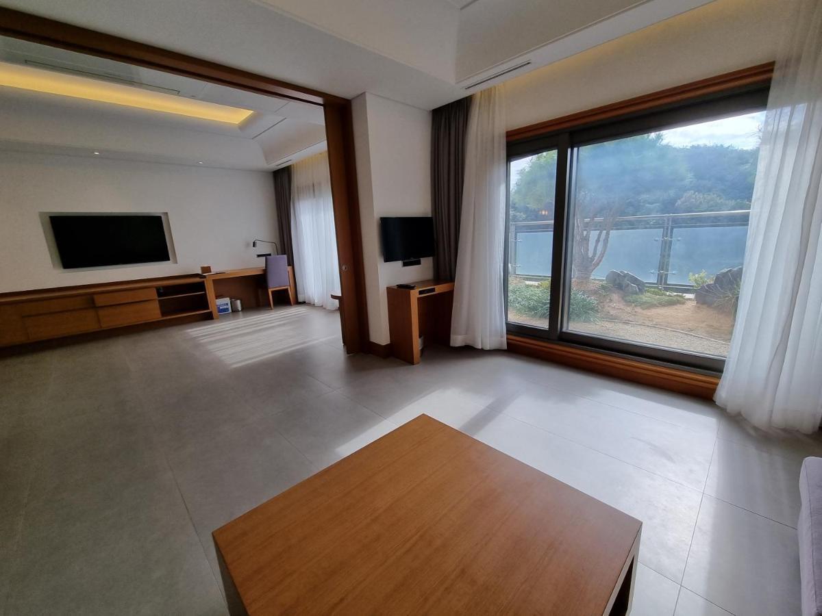 Pinegrove Hotel Gimhae Exterior foto