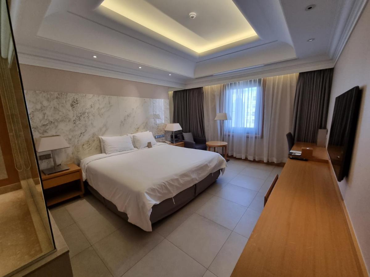 Pinegrove Hotel Gimhae Exterior foto