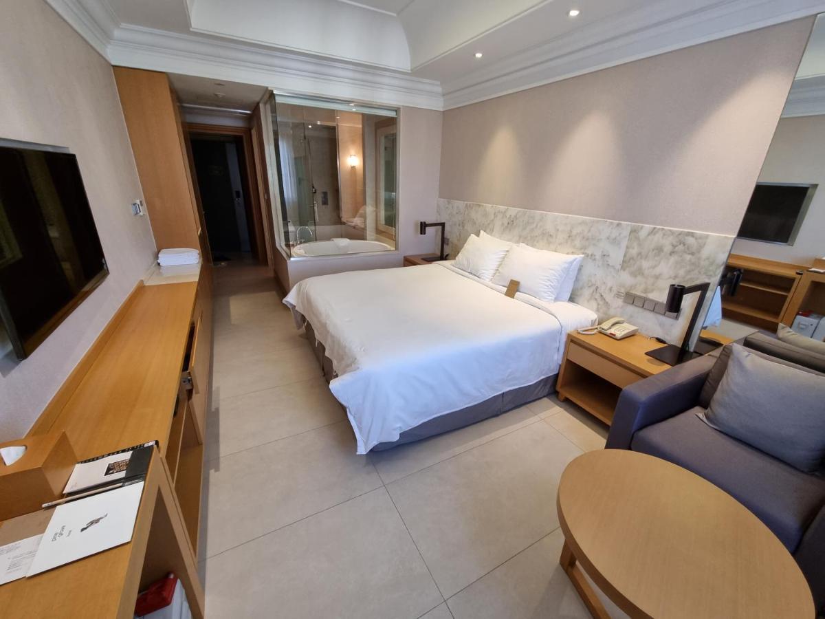 Pinegrove Hotel Gimhae Exterior foto
